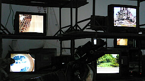 Tour de Frac, France, Force, installation vidéo fondant sur une performance en France, réalisé mars jusque juillet 2013 en collaboration avec Severin Kuhn, co-production Frac PACA - Centre national des arts plastiques Tour de Frac, France, Force, installation vidéo fondant sur une performance en France, réalisé mars jusque juillet 2013 en collaboration avec Severin Kuhn, co-production Frac PACA - Centre national des arts plastiques